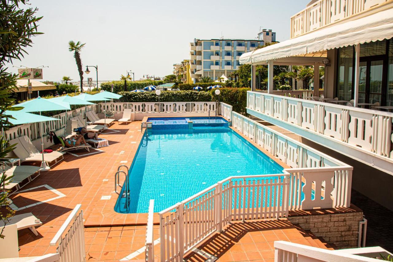 Hotel Savoy Caorle Buitenkant foto