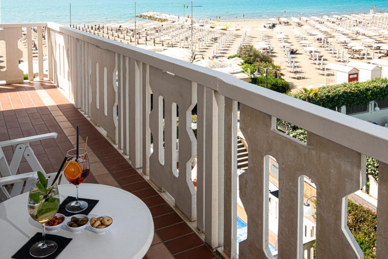 Hotel Savoy Caorle Buitenkant foto