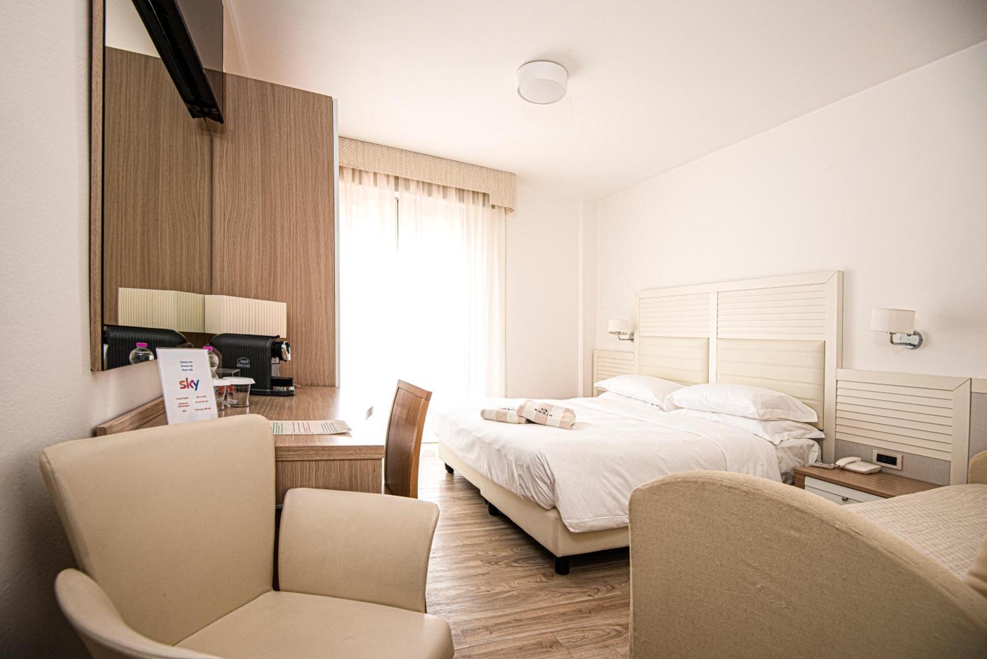 Hotel Savoy Caorle Buitenkant foto