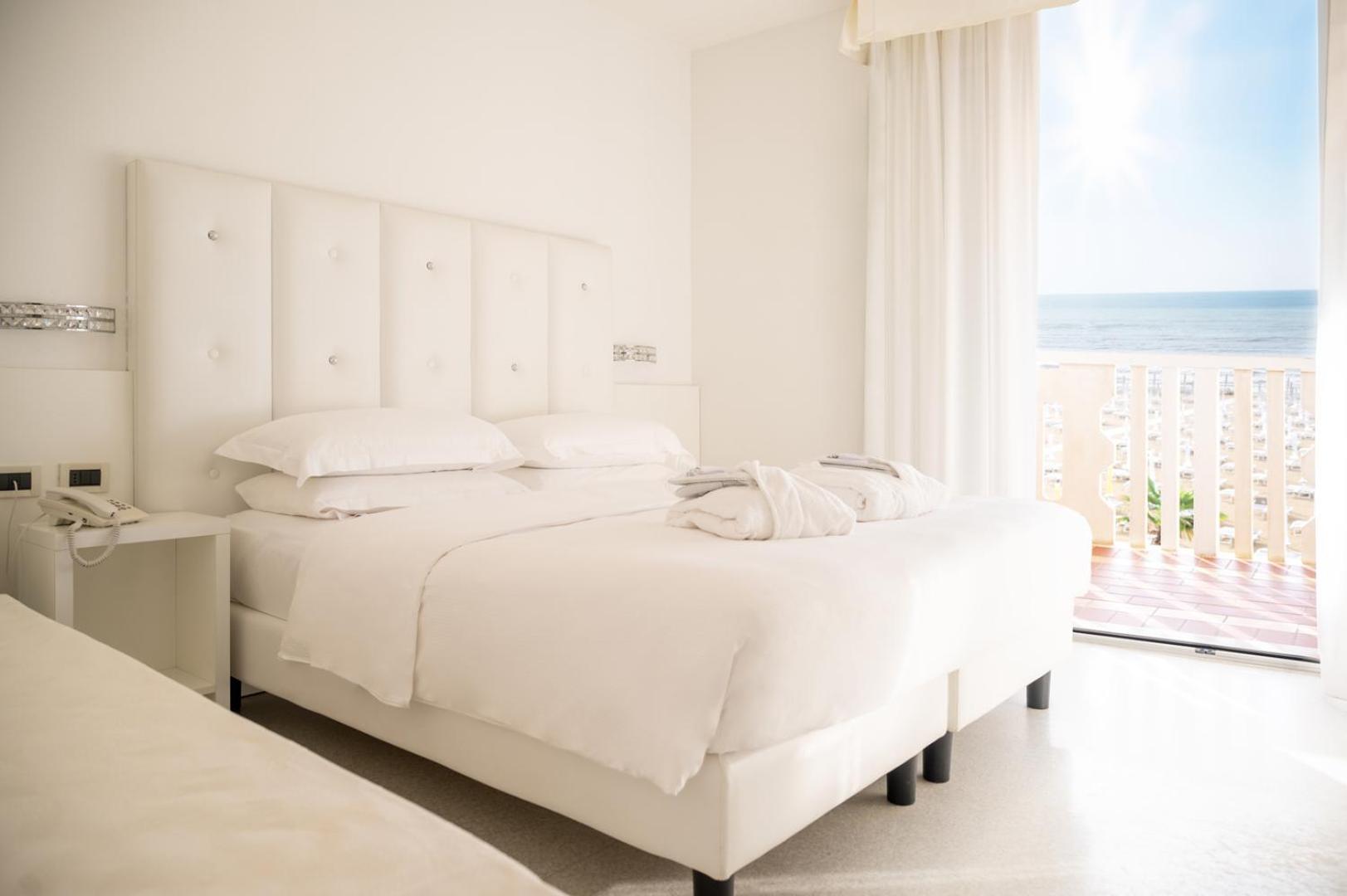Hotel Savoy Caorle Buitenkant foto