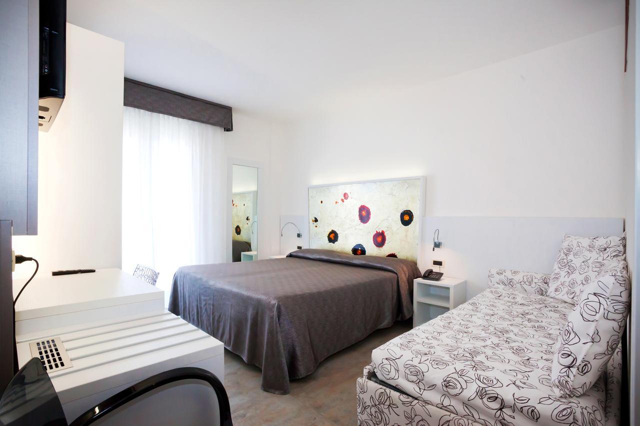 Hotel Savoy Caorle Buitenkant foto