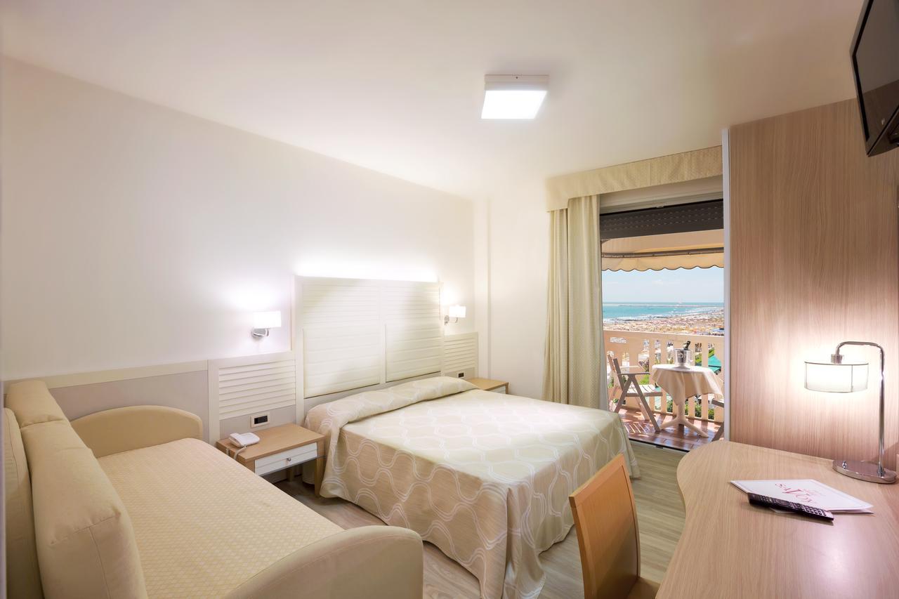 Hotel Savoy Caorle Buitenkant foto