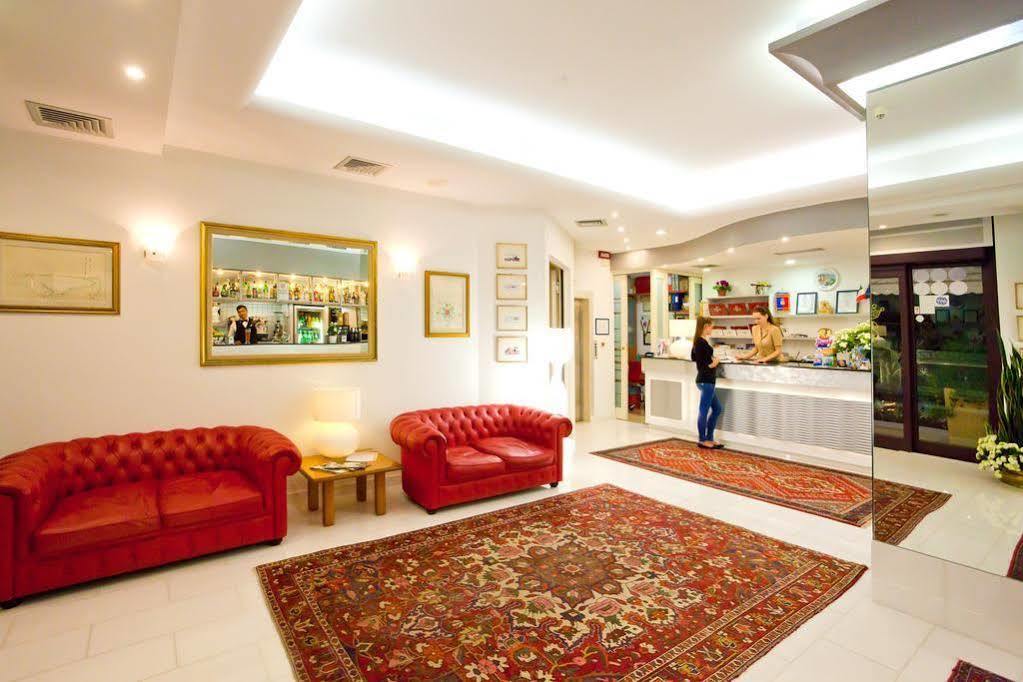 Hotel Savoy Caorle Buitenkant foto